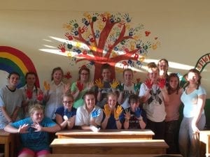 guides-painting-a-classroom-at-maromby-1
